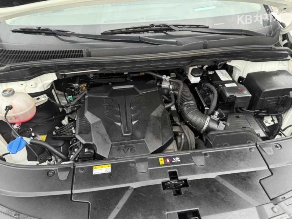2024 Kia 4 photo