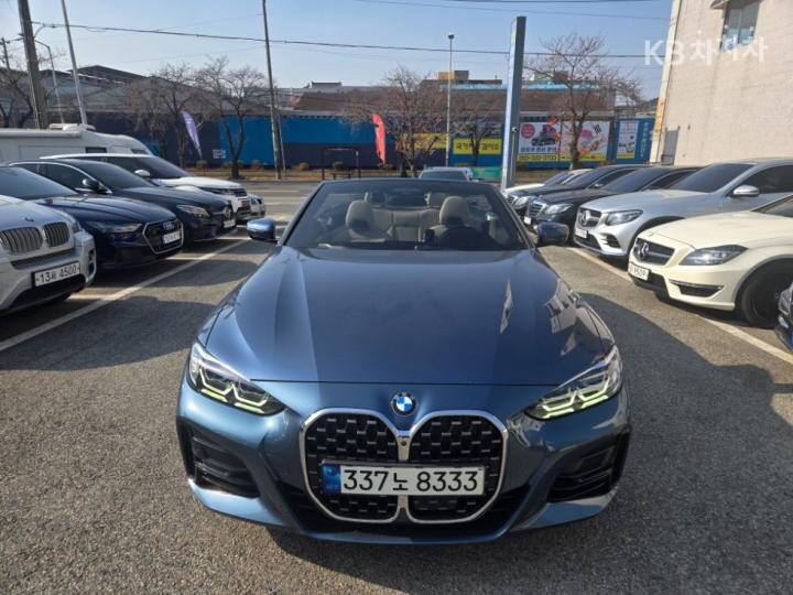 BMW 4 Series G22 420i Convertible M Sport 2