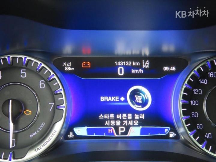 Chrysler 200 2.4 C 9