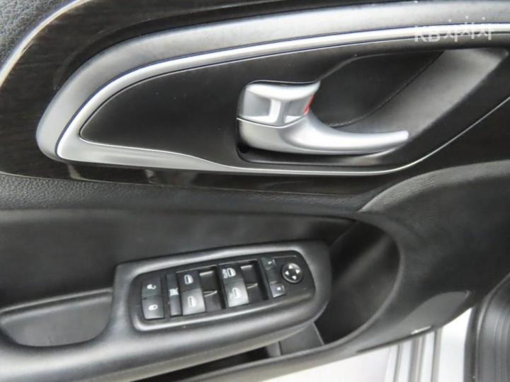 Chrysler 200 2.4 C 10