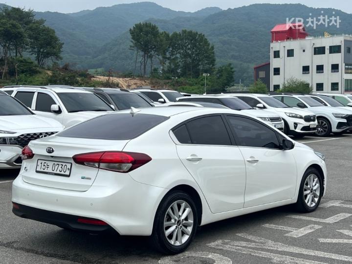 Kia K3 Diesel 1.6 Diesel Trendy Base Type 7