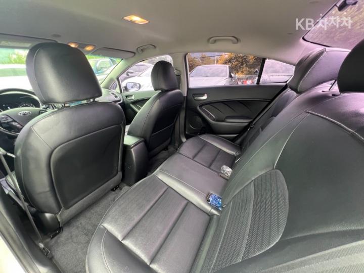 Kia K3 Diesel 1.6 Diesel Trendy Base Type 9