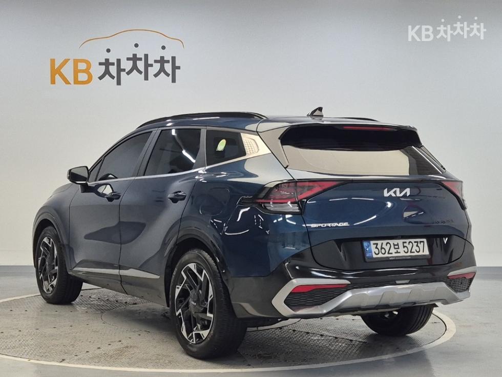 2022 - kia sportage