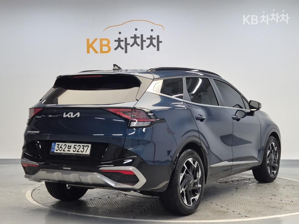 2022 - kia sportage