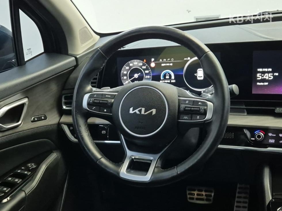 2022 - kia sportage