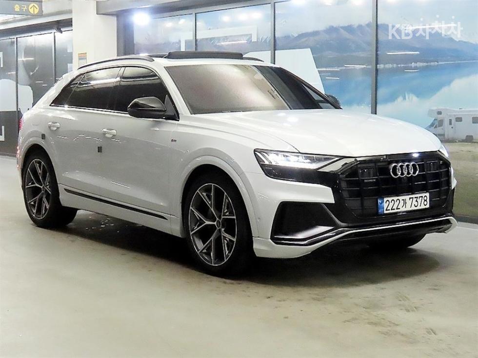 Audi Q8 — miniaturë 2