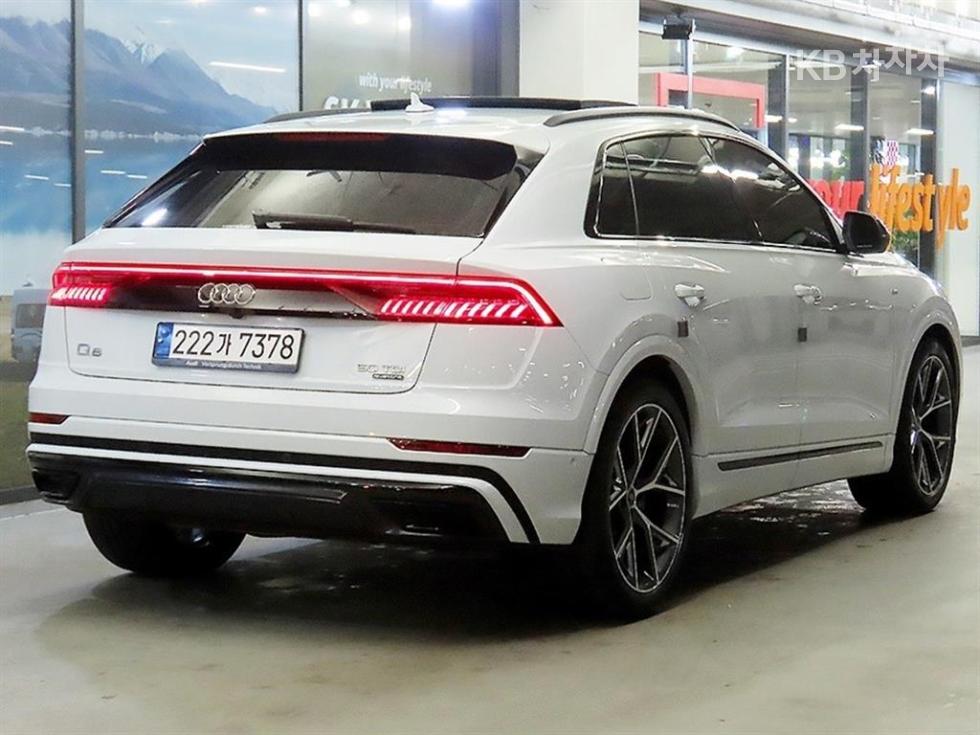 Audi Q8 — miniaturë 4