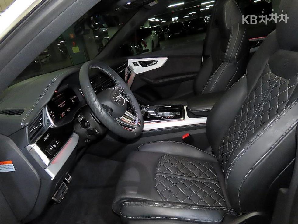 Audi Q8 — miniaturë 6