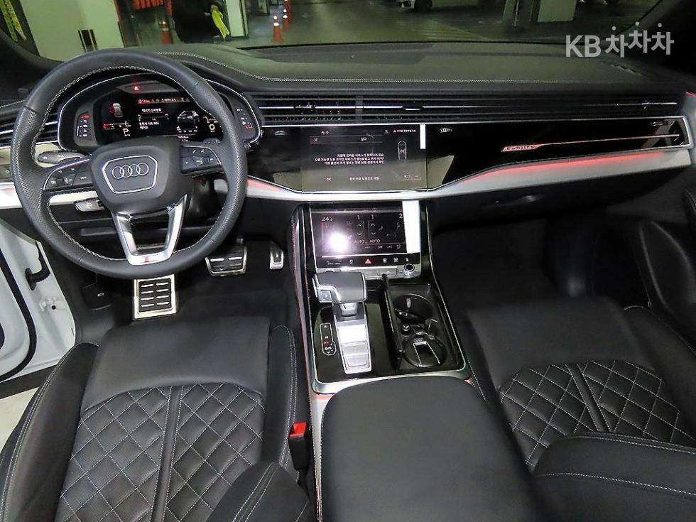 Audi Q8 — miniaturë 10