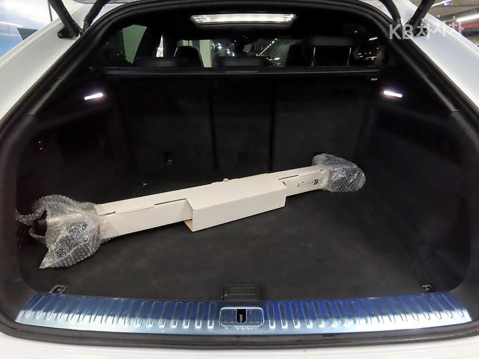 Audi Q8 — miniaturë 16