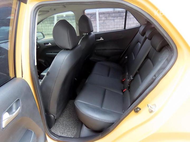 Kia Morning Urban JA 1.0 Gasoline Prestige 7