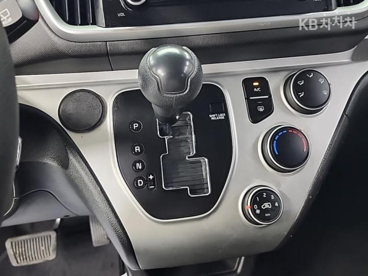 Kia Ray Van 1.0 Gasoline Van Premium Type 9