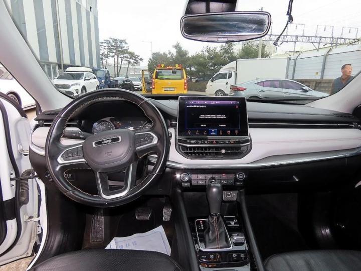 Jeep Compass 2.4 AWD Limited 8