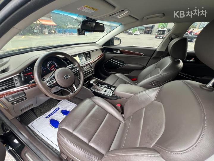 Kia K7 2.2 Diesel Prestige 8