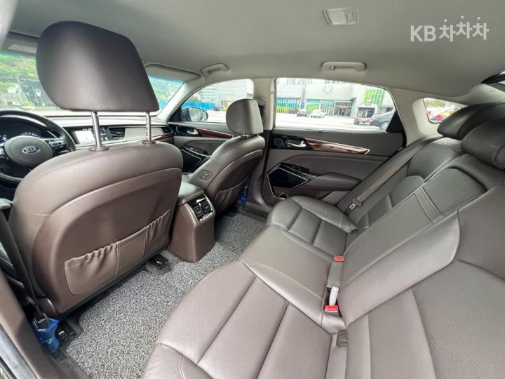 Kia K7 2.2 Diesel Prestige 9