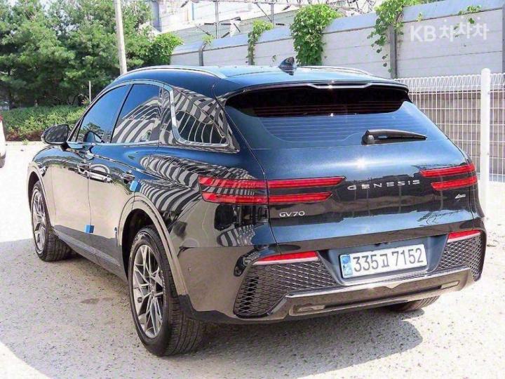 Genesis GV70 Diesel 2.2 AWD 4