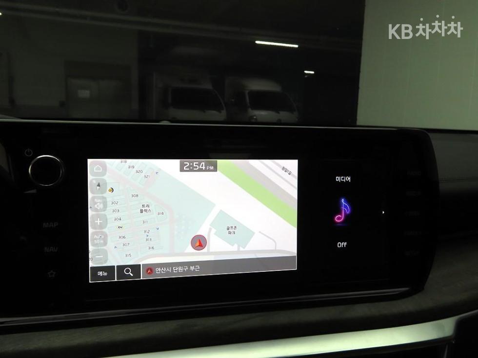 2022 - kia k5