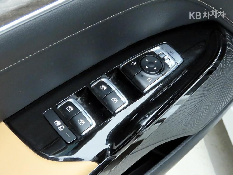 2022 - kia k5