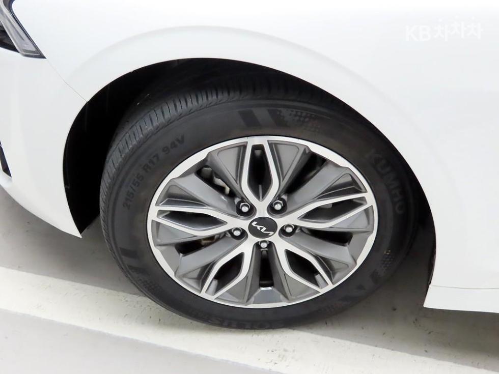 2022 - kia k5