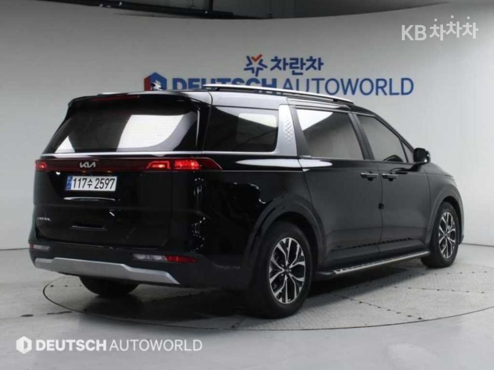2023 - kia carnival