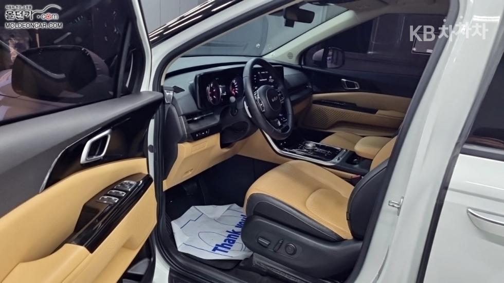 2023 - kia carnival