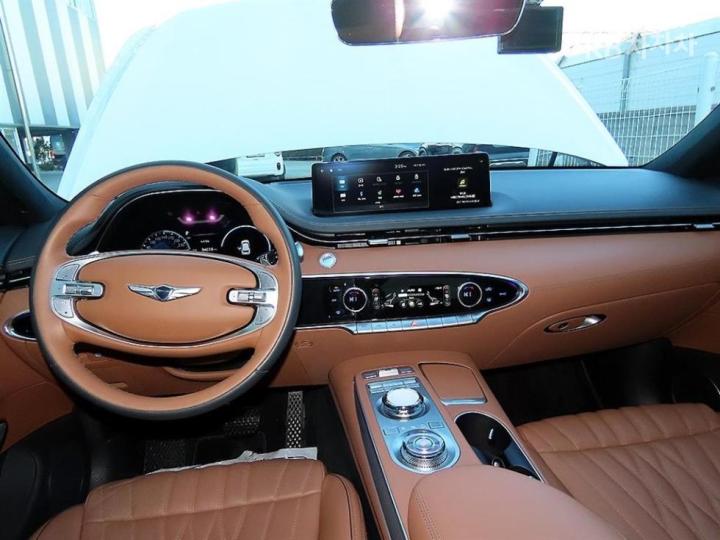 Genesis GV70 Gasoline 2.5T AWD 8