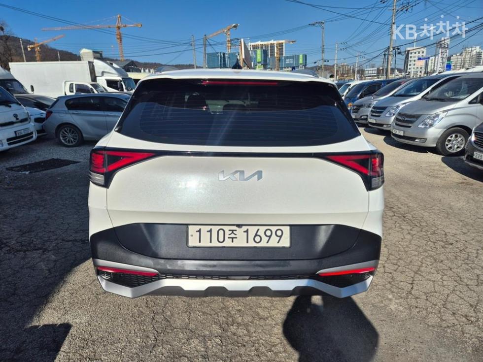 2023 - kia sportage