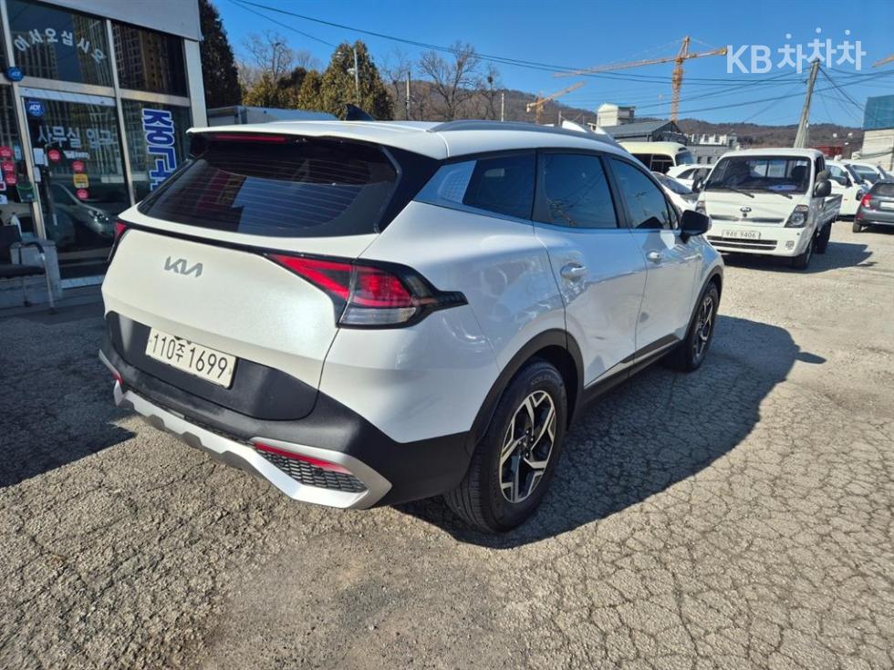 2023 - kia sportage