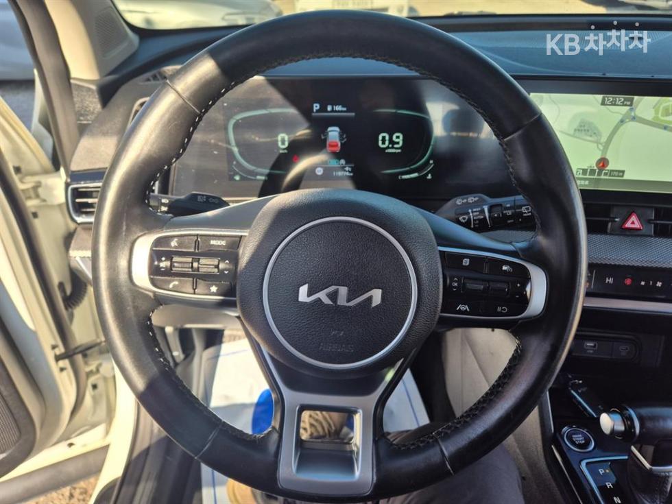 2023 - kia sportage