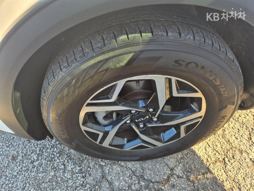 2023 - kia sportage