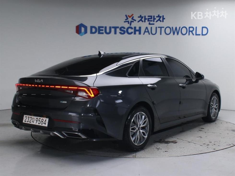 2022 - kia k5