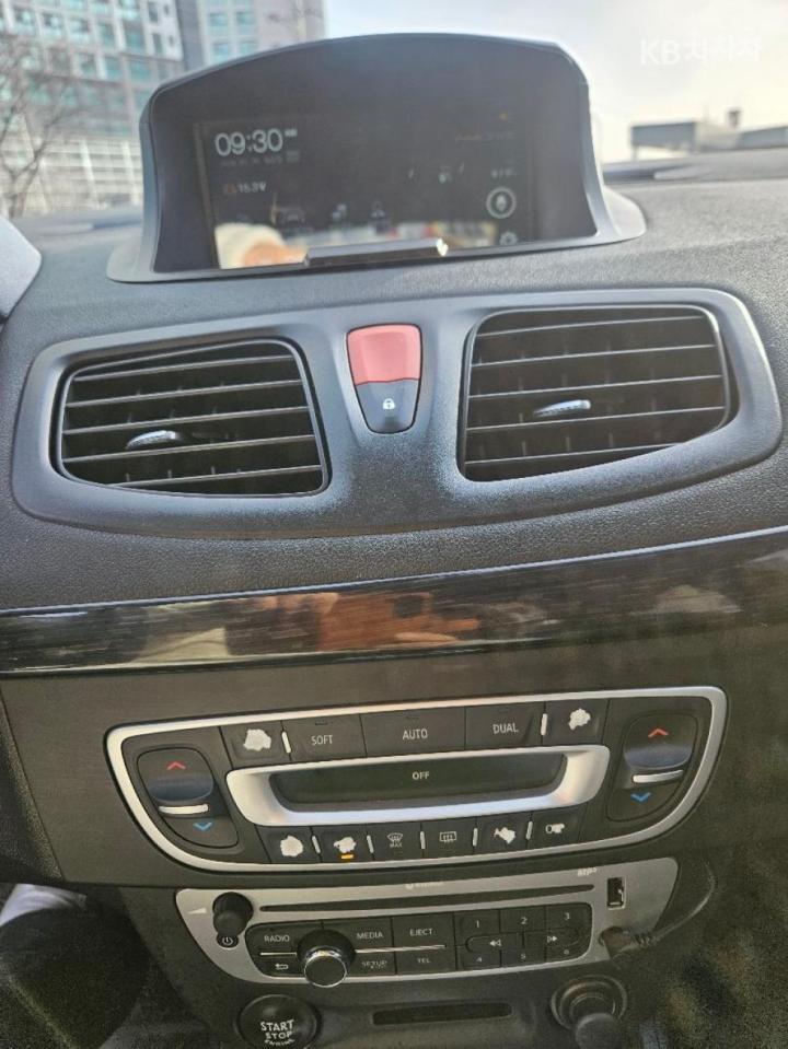 Renault SM3 Neo LE Base Type 8