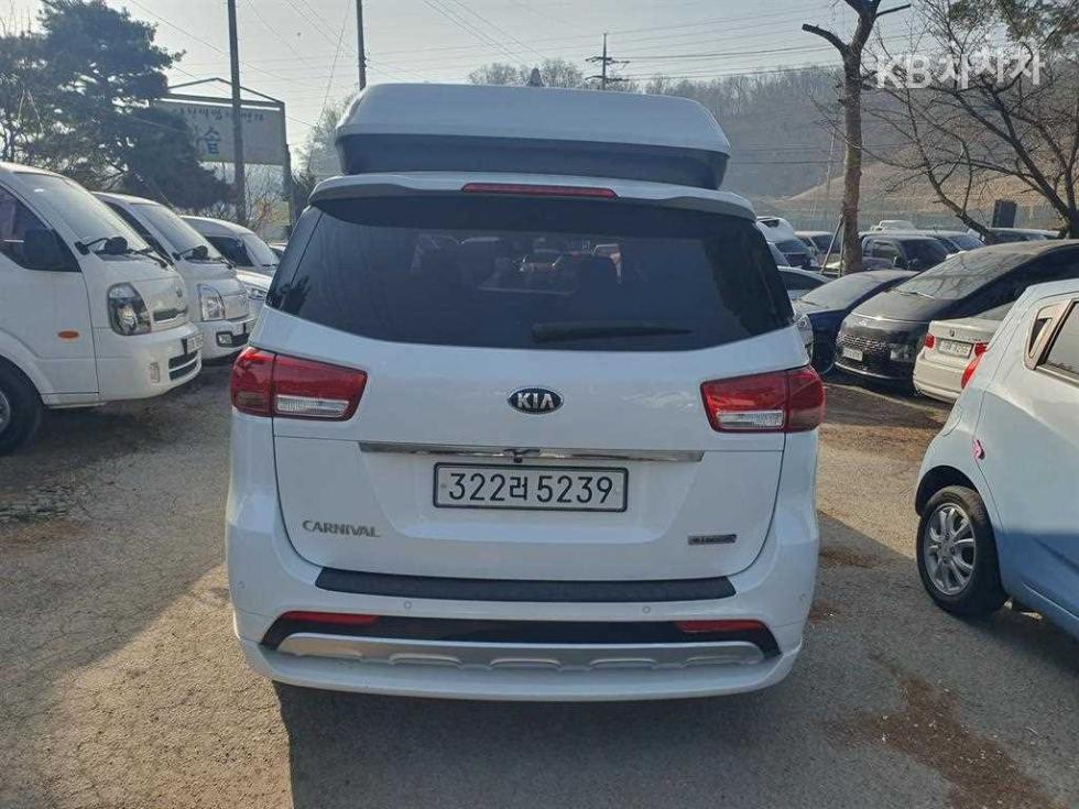 2018 - kia carnival