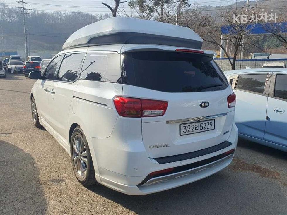 2018 - kia carnival