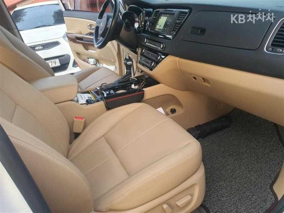 2018 - kia carnival