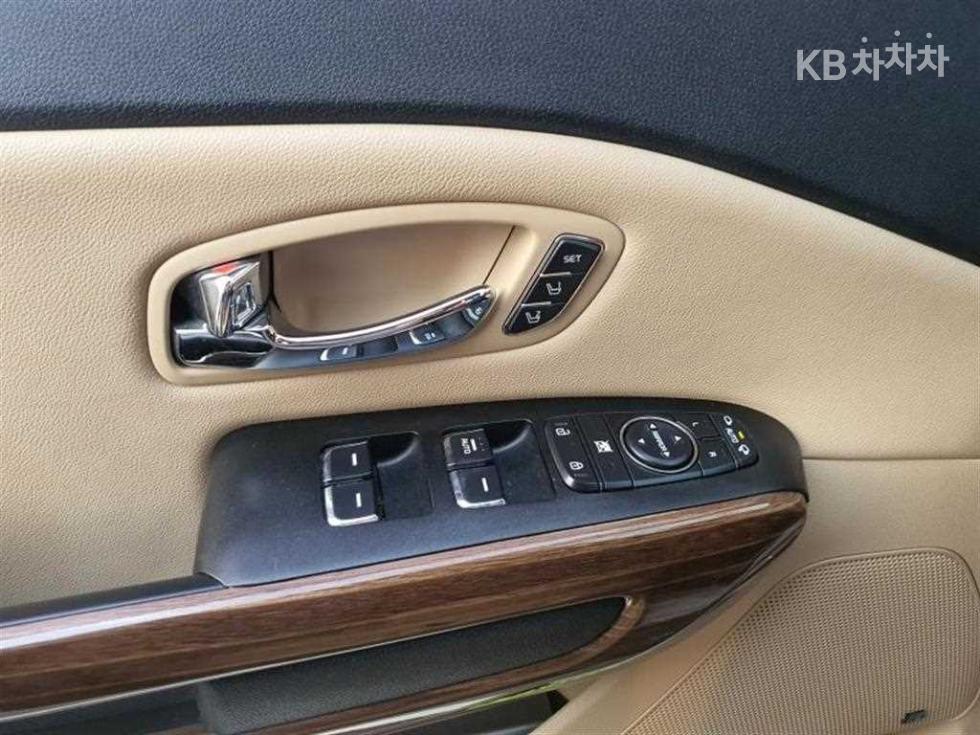 2018 - kia carnival