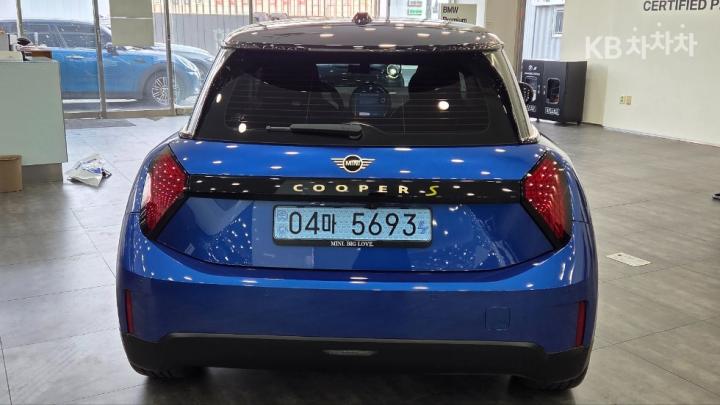 Mini Cooper Electric SE Base Type 4