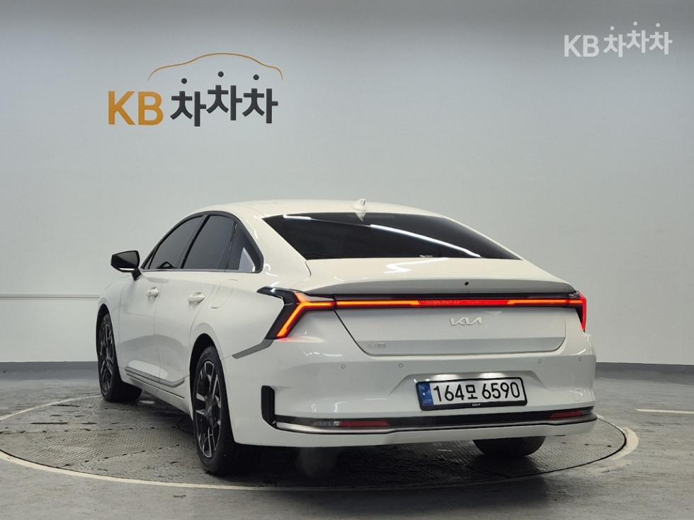 Kia K8 — miniaturë 2