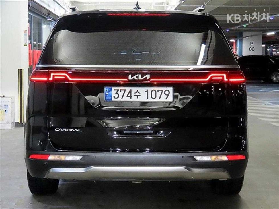 2023 - kia carnival