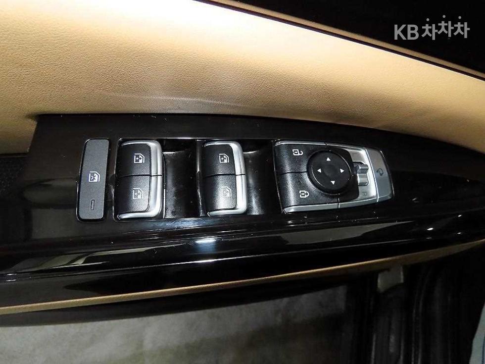 2023 - kia carnival