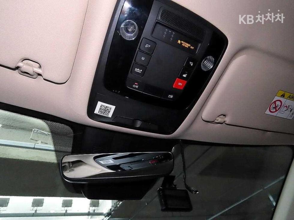 2023 - kia carnival