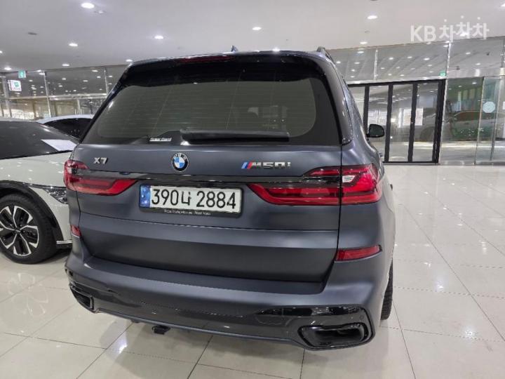 BMW X7 G07 M50i Shadow Edition 4