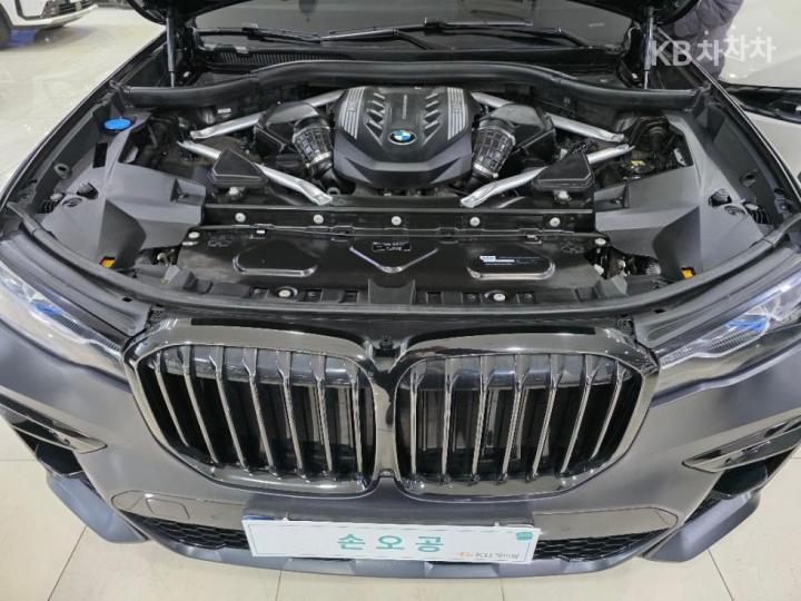 BMW X7 G07 M50i Shadow Edition 7