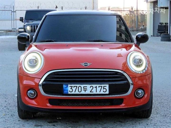 Mini Cooper 3 Duo 1.5 High Trim 2