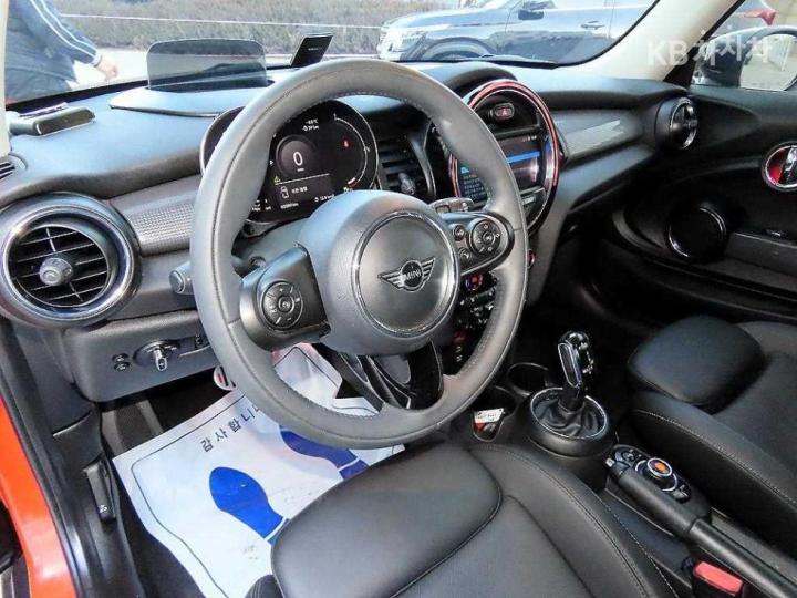 Mini Cooper 3 Duo 1.5 High Trim 8