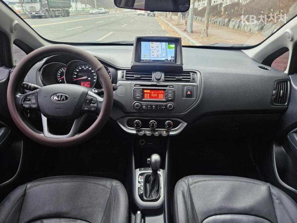 2014 - kia pride