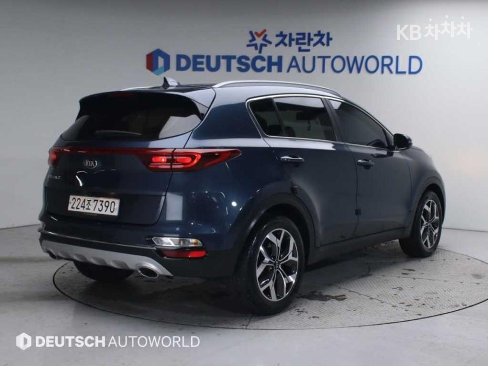 2021 - kia sportage