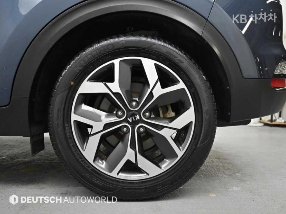 2021 - kia sportage
