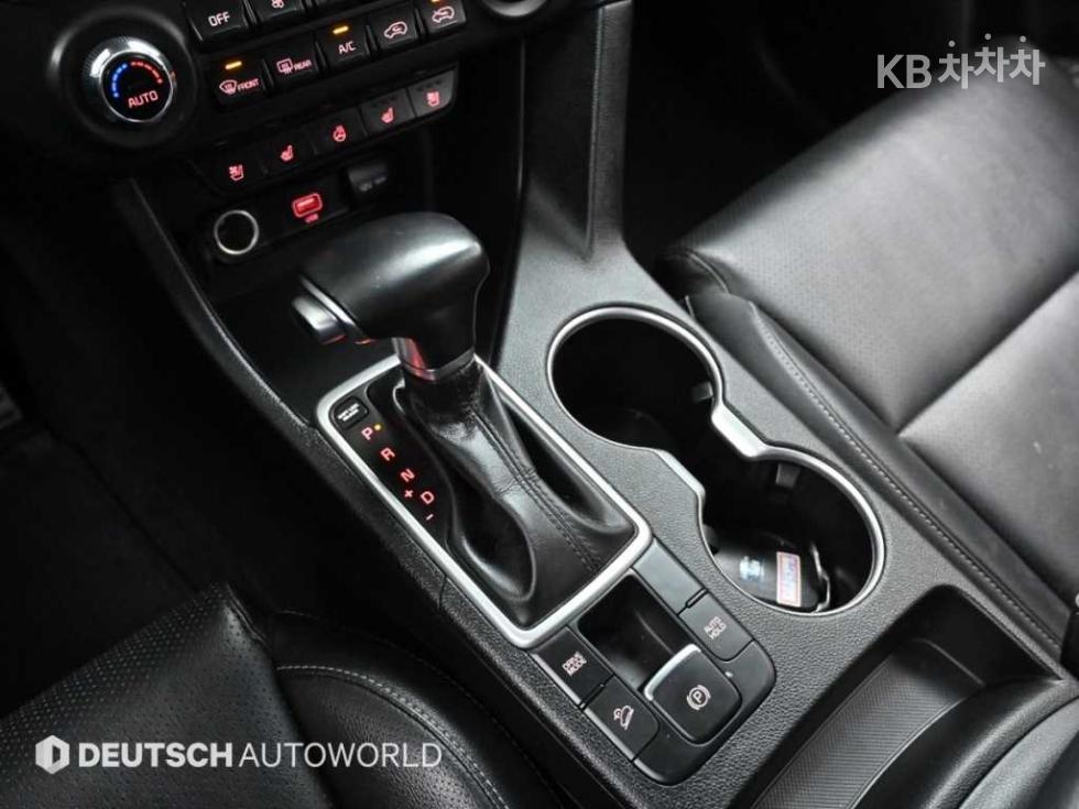 2021 - kia sportage