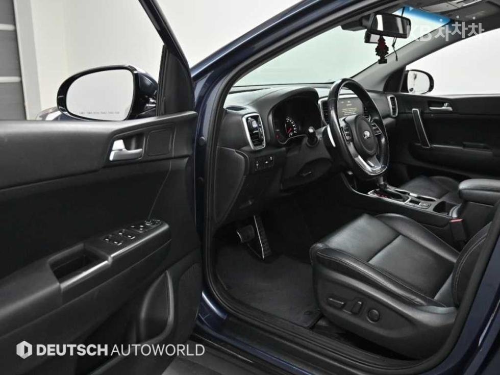 2021 - kia sportage